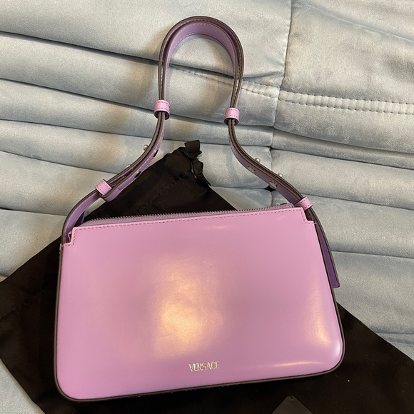 Versace brand new La Medusa shoulder bag adjustable - Picture 6 of 8